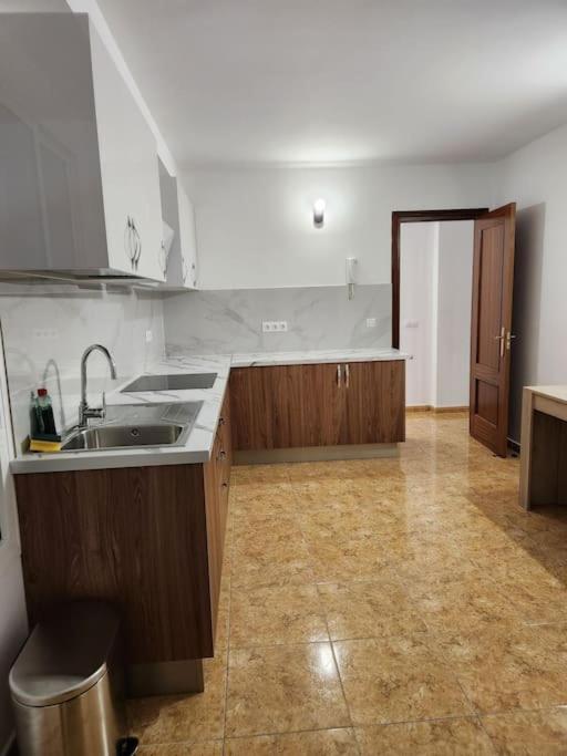 Lujoso Apartamento Vacacional Apartment Carrizal Ngoại thất bức ảnh